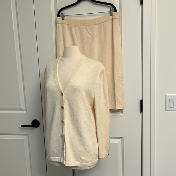 ST JOHN Evening size 14 Jacket and Basics Skirt Ivory Suit Crystal Buttons - Picture 1 of 9